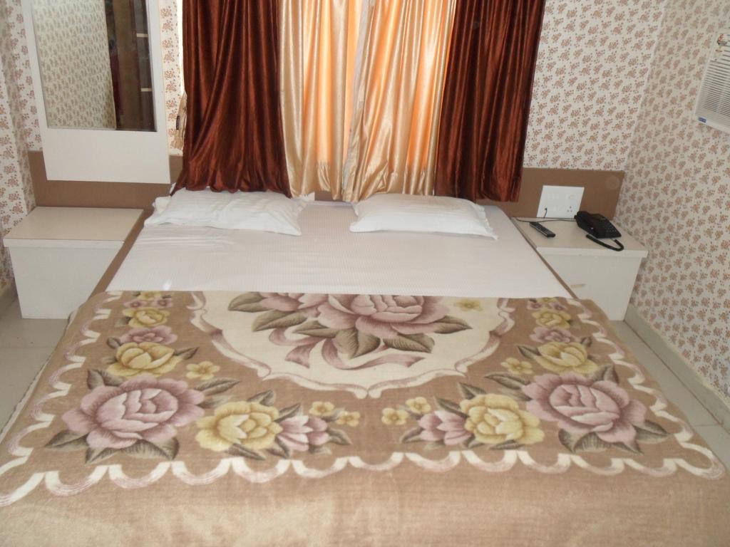 Hotel Raj Palace Dwārka Exterior foto